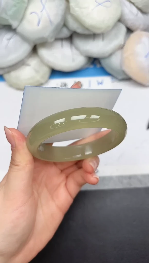 未镶嵌手镯石英质玉A111/58.8