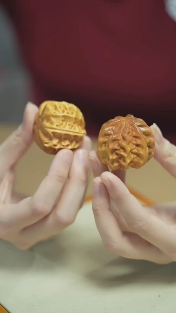 柏木（崖柏）吊坠精工雕刻一对