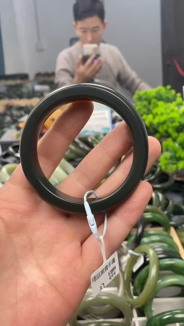 未镶嵌手镯和田玉56.7