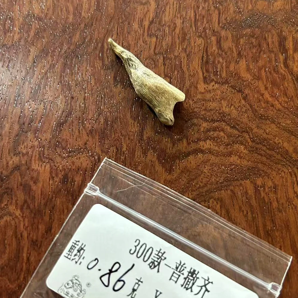 重约0.86克  300款普撒齐（料）天然木艺