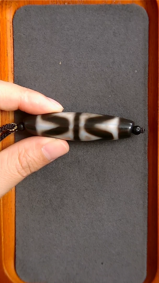 未镶嵌玛瑙/玉髓珠宝半成品老良品双牙天珠15*60