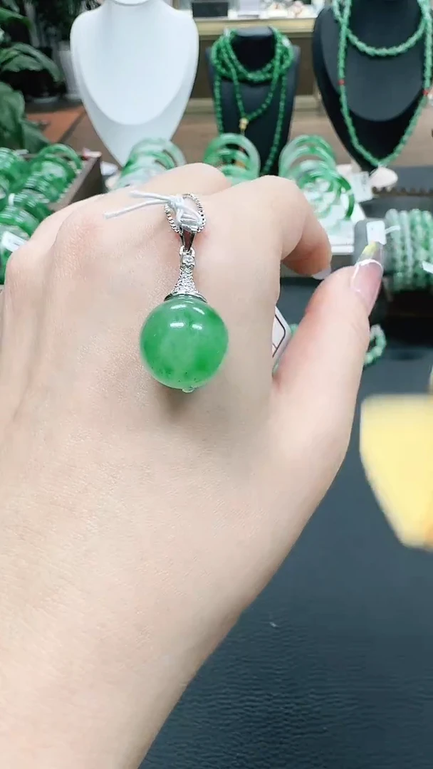 未镶嵌1石英质玉（非洲翠）/1564