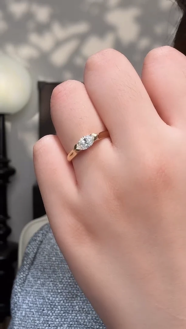 18K金镶嵌实验室培育钻石@@戒指黄马眼50分两爪14