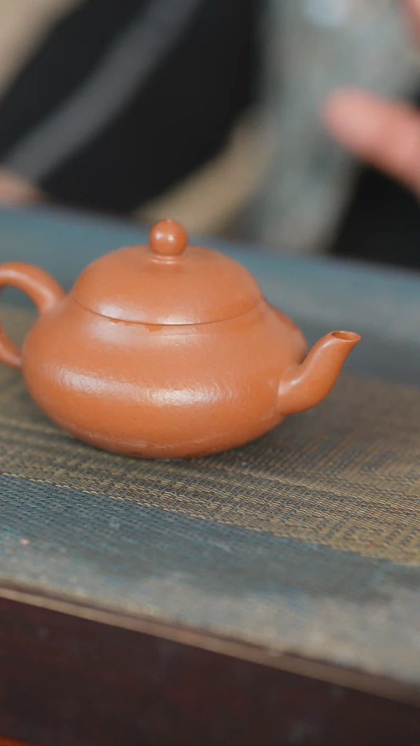 【闪购商品】全手喀左紫砂真不错，主播即使做壶的