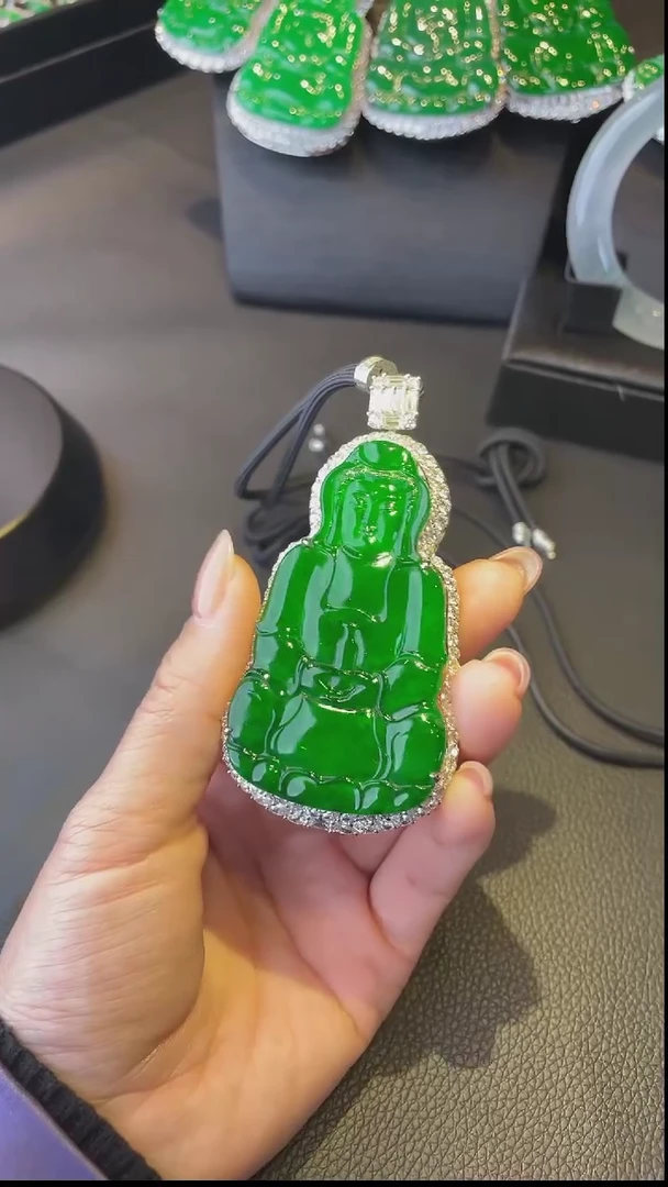 【闪购商品】翡翠颈饰18K金镶嵌吊坠