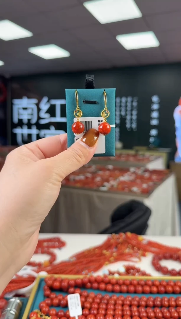 银S925镶嵌耳钩南红玛瑙多样发其一/HS24120168