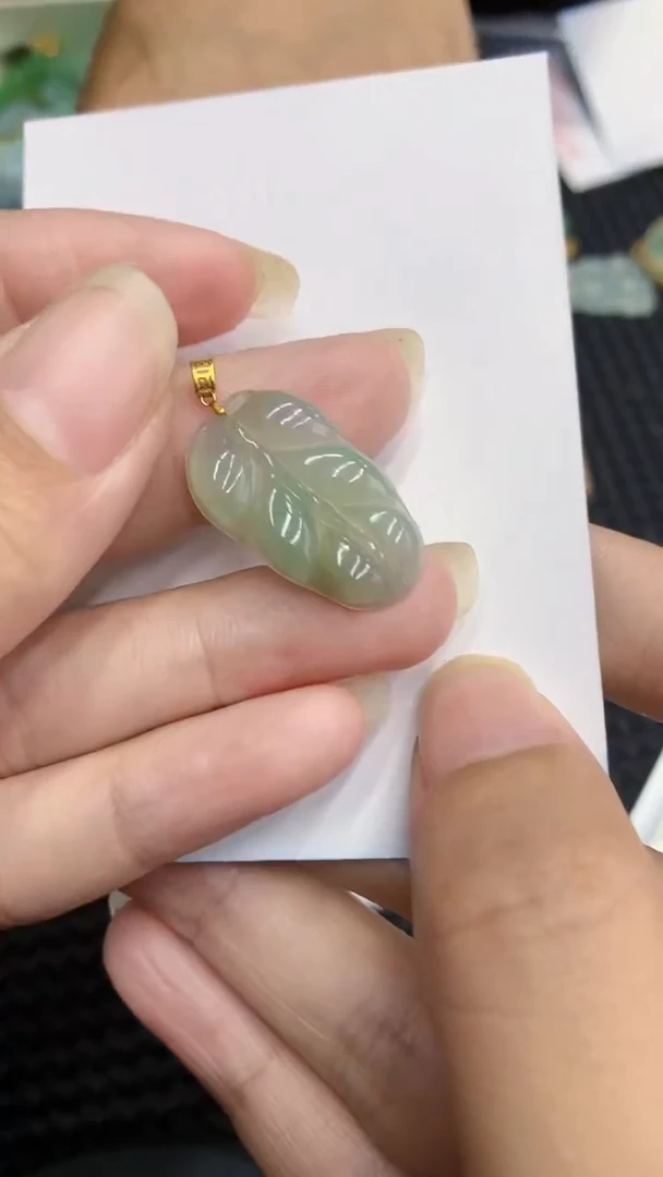 【闪购商品】翡翠颈饰18K金镶嵌            8