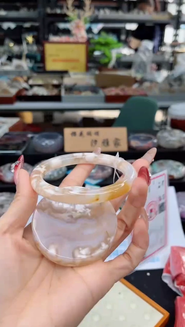 【闪购商品】石英质玉手镯未镶嵌64圈口（赠品镯心）3455279