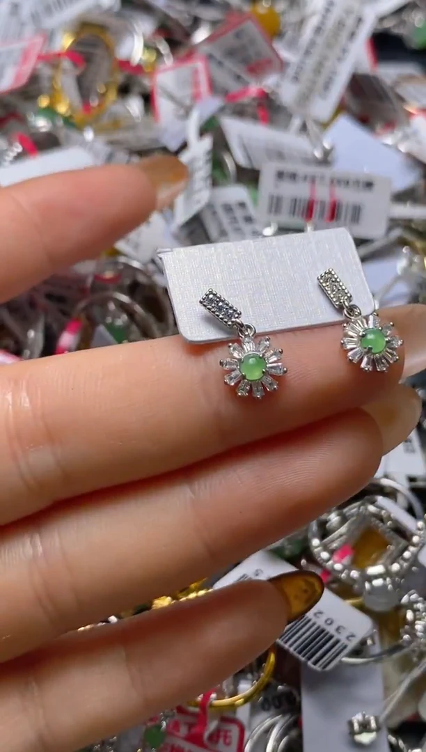 银S925镶嵌戒指翡翠百内无证书