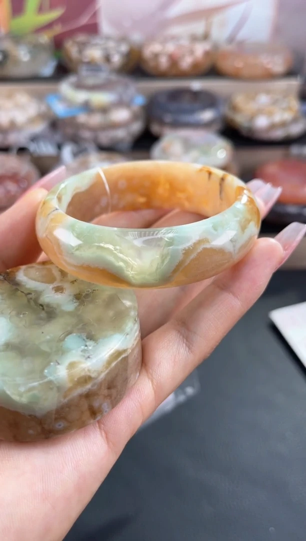 未镶嵌手镯石英质玉53