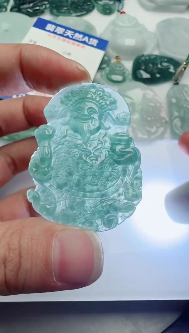 【闪购商品】翡翠吊坠(不含链)未镶嵌多样性随机发其一