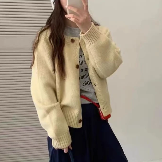 冬季新款圆领纽扣开衫女韩系氛围感小个子短款百搭针织毛衣外套