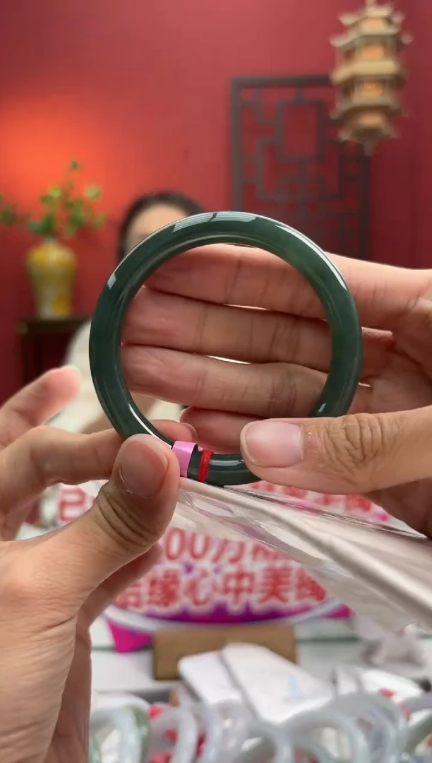 未镶嵌手镯（圆镯）翡翠翡翠手镯