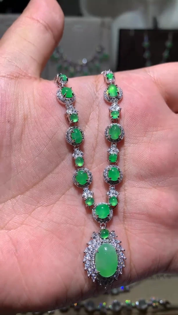 银S925镶嵌翡翠耳饰套链