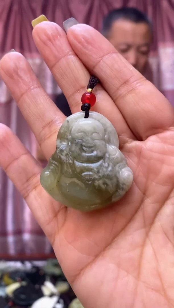 未镶嵌岫玉吊坠