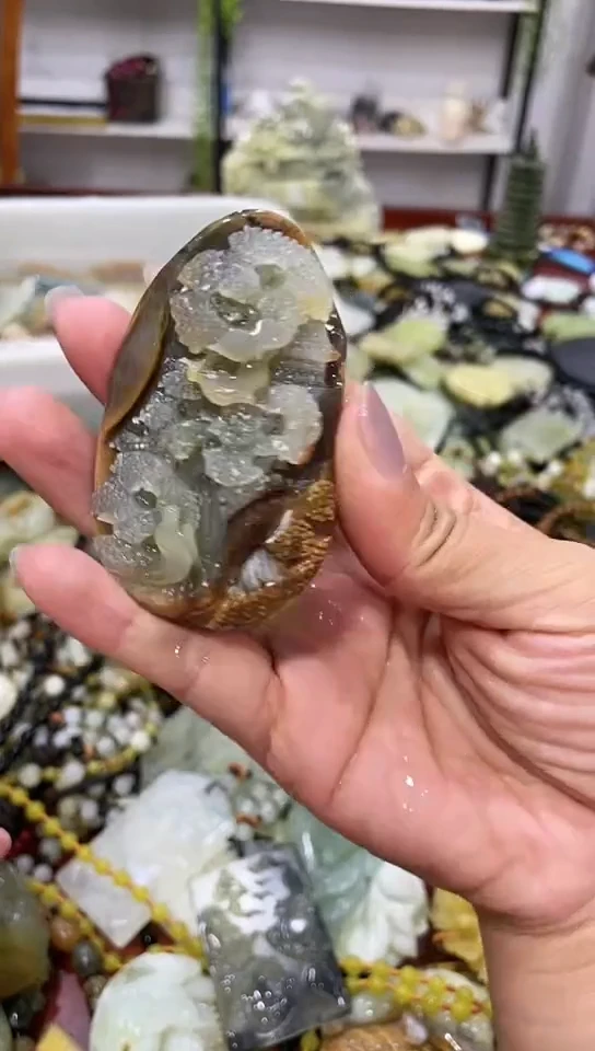 岫玉未镶嵌吊坠