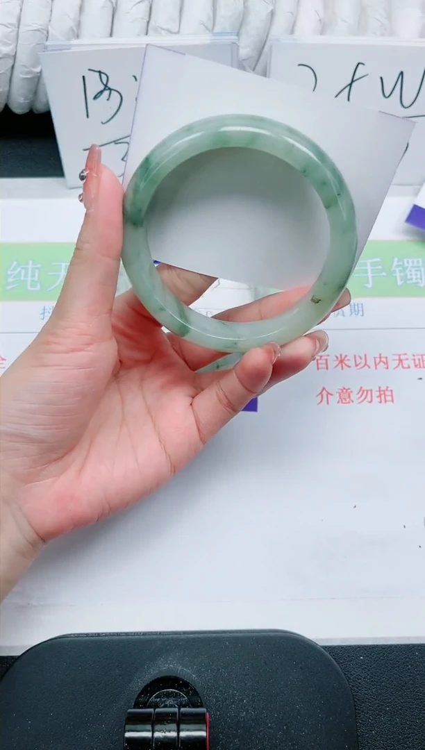 【闪购商品】石英质玉手镯未镶嵌394