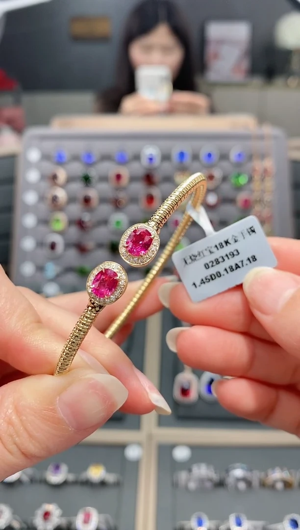 【闪购商品】红宝石手镯18K金镶嵌1.45