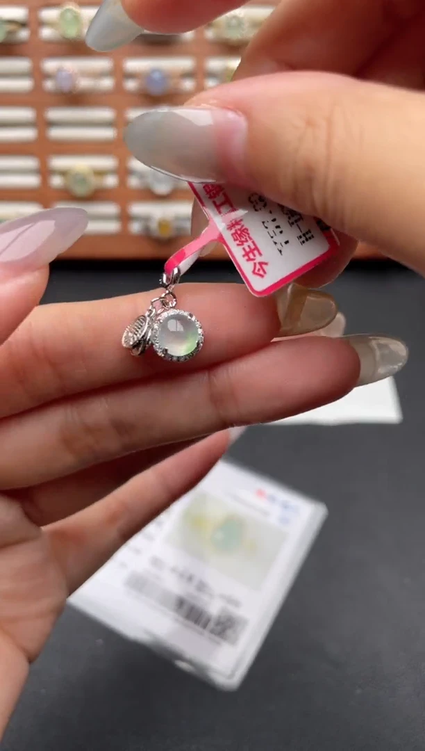 翡翠银S925镶嵌吊坠(不含链)一物一证一礼盒