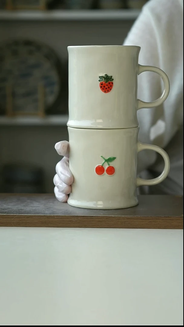 陶瓷出英国GG浮雕草莓+樱桃马克杯450ml微瑕@4-2@