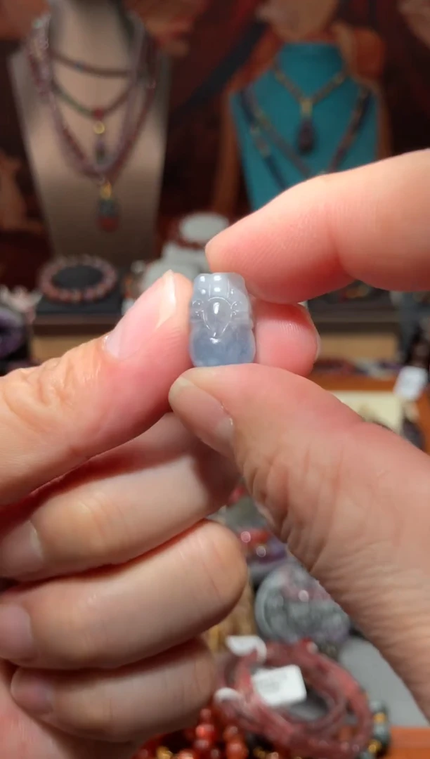 未镶嵌珠宝半成品水晶蓝兔毛貔貅，多样性发一