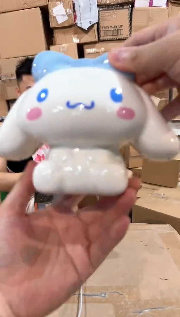 瓷片玉桂狗笔筒