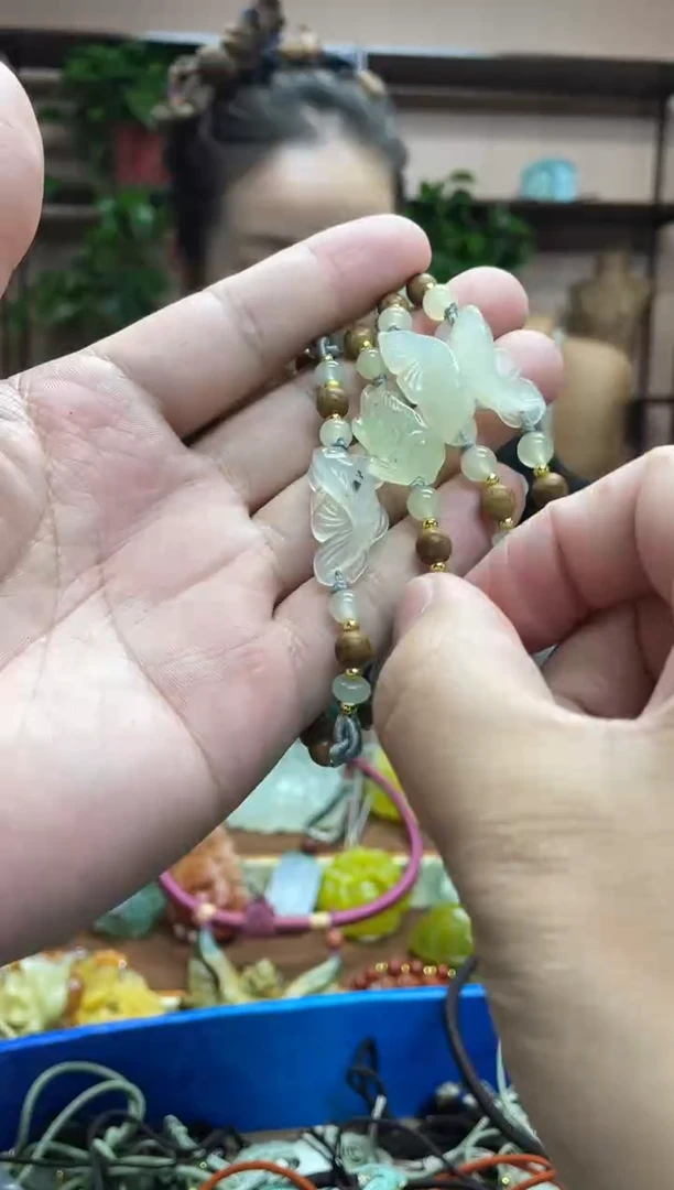 未镶嵌岫玉吊坠多样性发货发其中之一