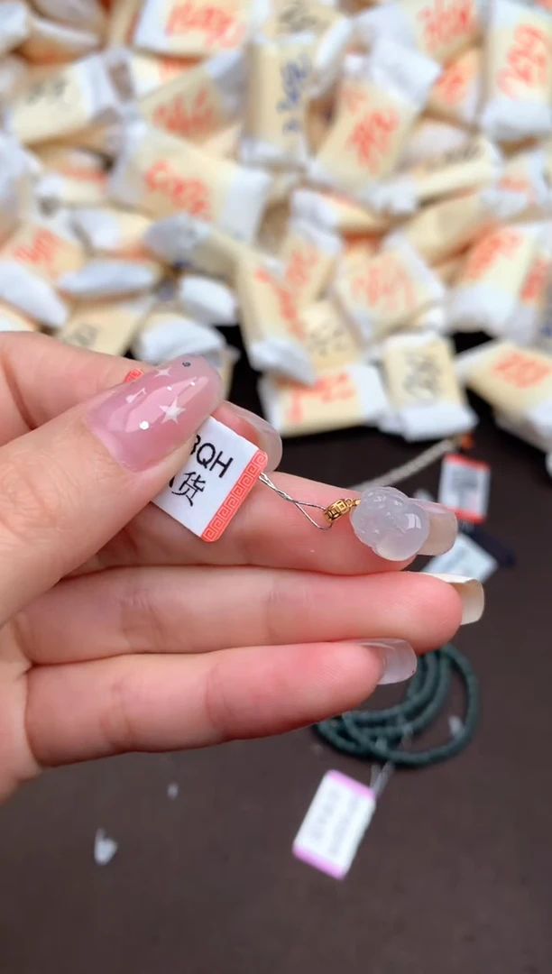 【闪购商品】翡翠挂件18K金镶嵌一
