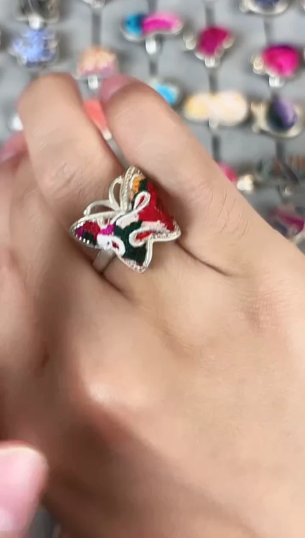 织绣曲**?彩云南阁非遗老绣饰品122