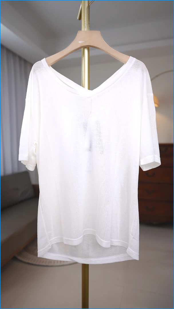 A2-2-3-0012 V领微透上衣-冯丽丽