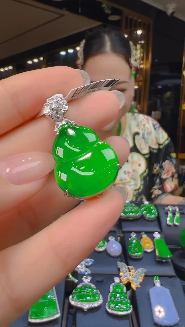 吊坠(赠链)银S925镶嵌翡翠011（多样性发其一）
