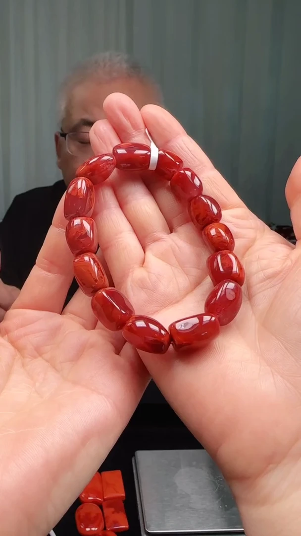 未镶嵌多样性发一件南红玛瑙53g原矿九口随型手串