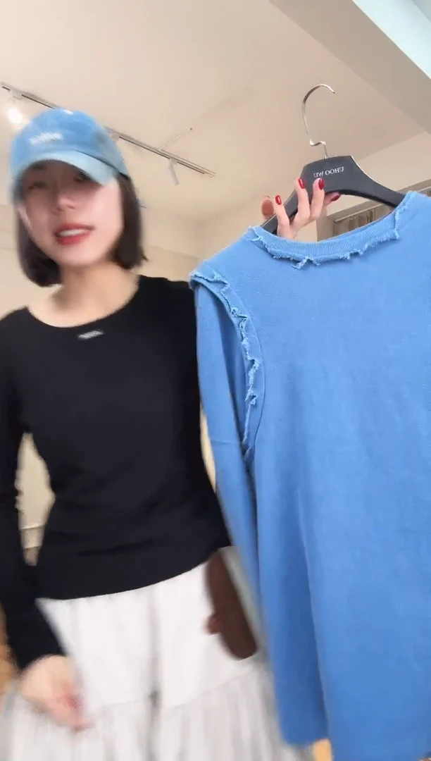 W**?设计师品牌蓝色卫衣