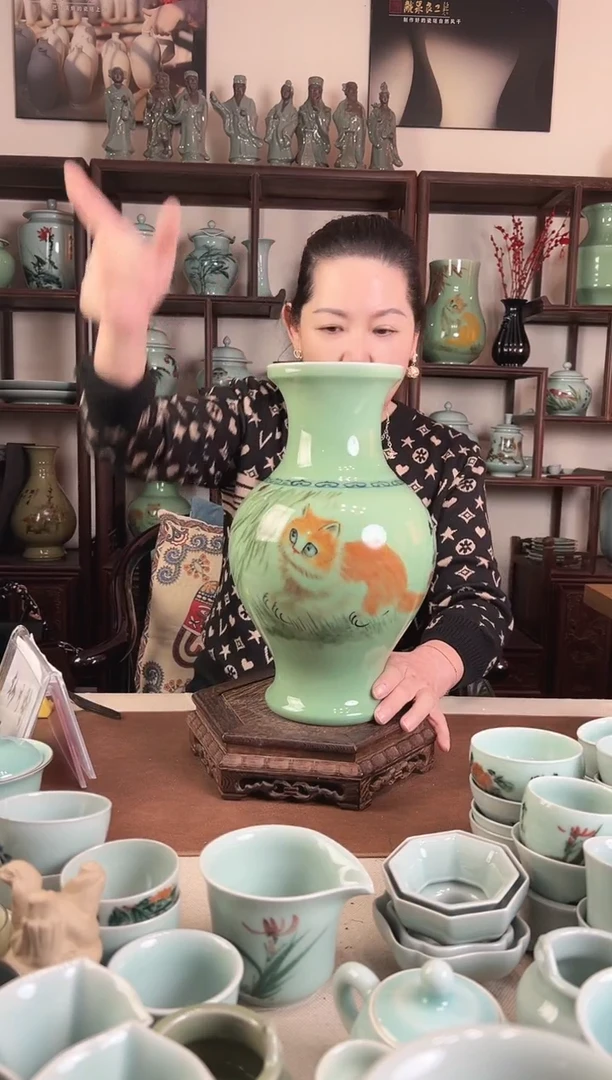 釉中彩 猫画 花瓶L