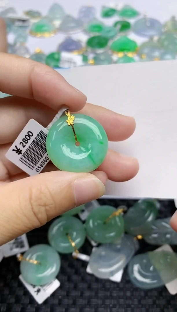 翡翠18K金镶嵌颈饰天然翡翠A货