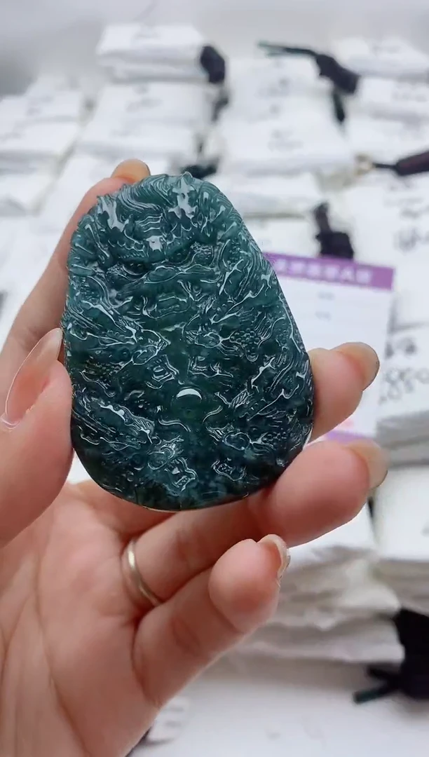 颈饰未镶嵌翡翠8