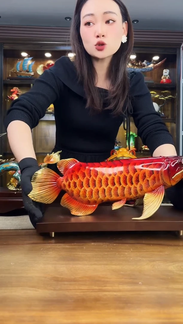 黄铜成****司中号金龙鱼长41CM 宽15CM 高度18CM重约5斤