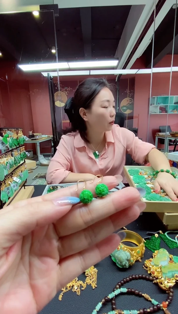 颈饰未镶嵌翡翠翡翠耳饰