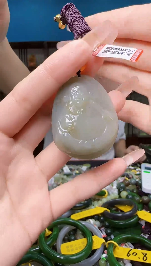 颈饰未镶嵌和田玉1