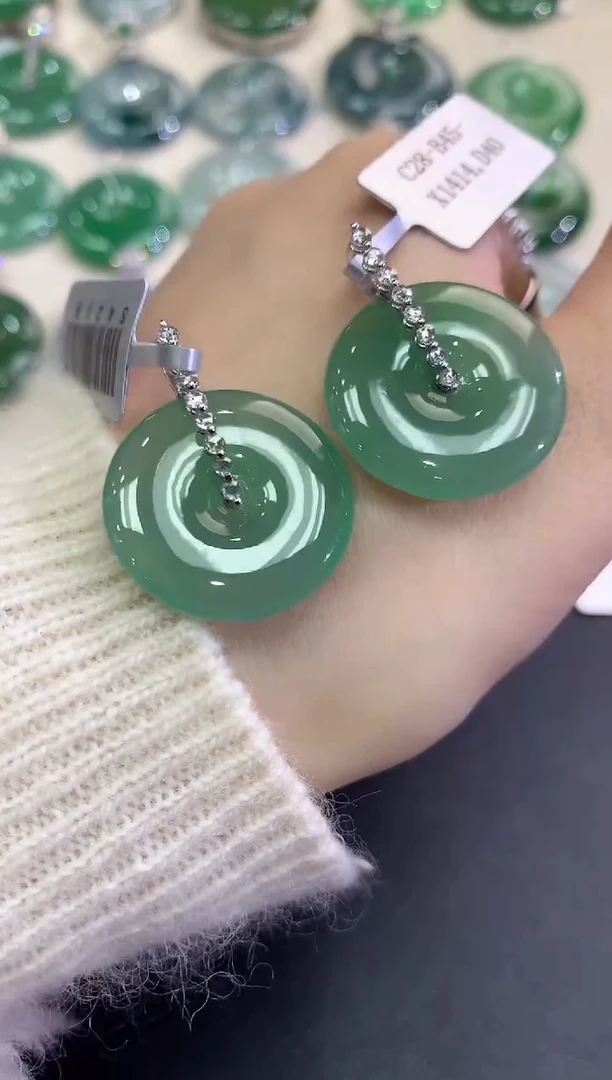 【闪购商品】翡翠颈饰18K金镶嵌B42  多样性一件发货