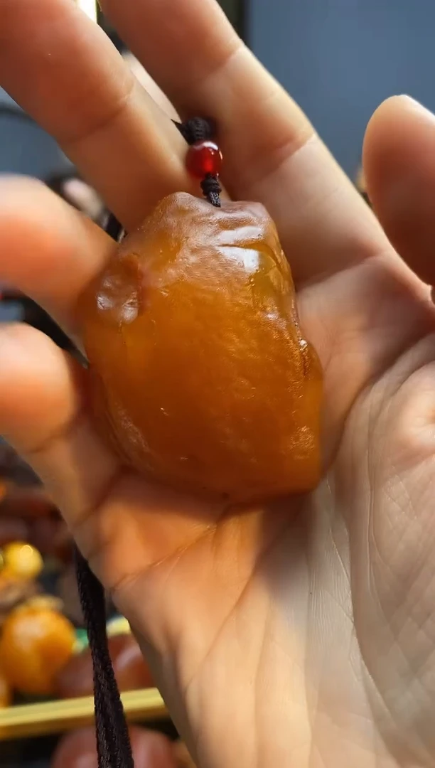 琥珀颈饰未镶嵌吊坠