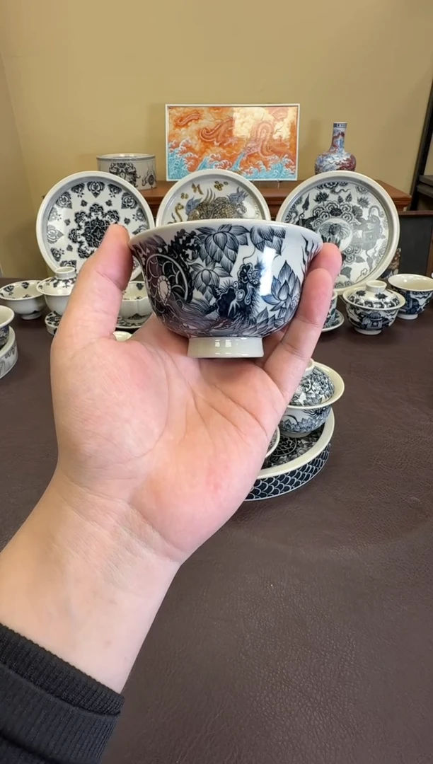 二号釉穿花龙压手杯