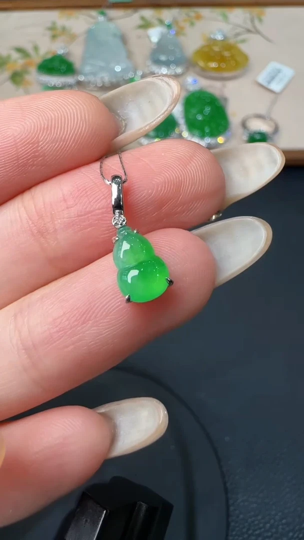 【闪购商品】翡翠吊坠(不含链)18K金镶嵌4