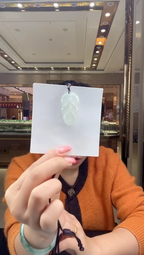 未镶嵌手镯石英质玉（非洲翠）5