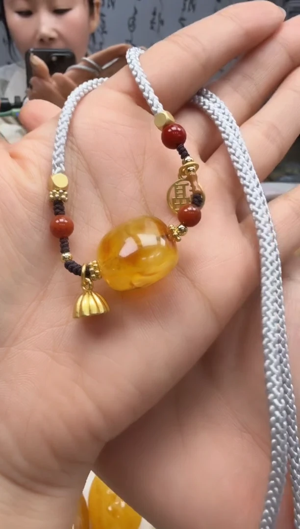 裸石琥珀未镶嵌如图