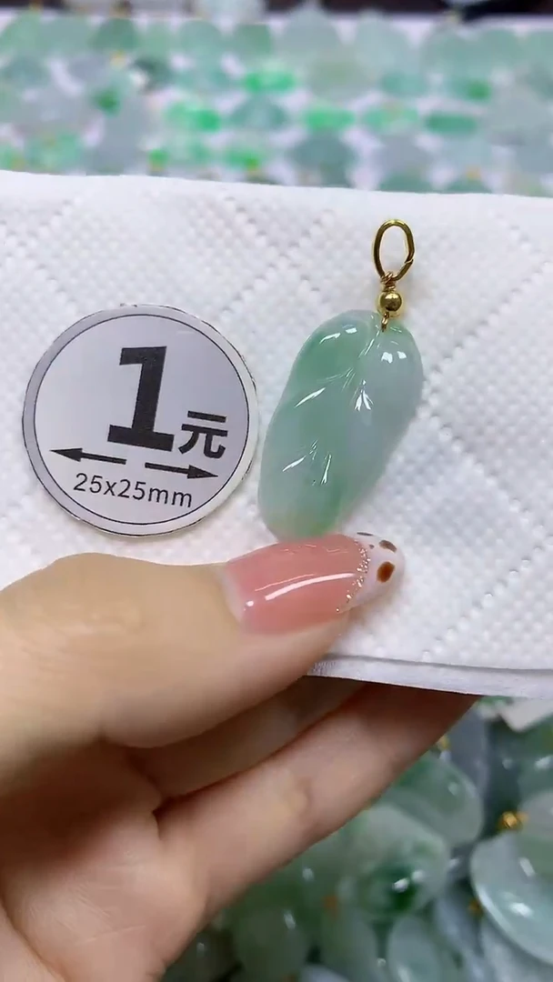 颈饰未镶嵌翡翠天然翡翠A货