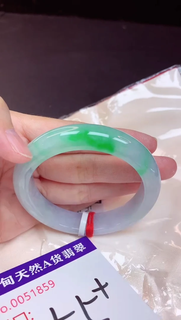 未镶嵌手镯翡翠55