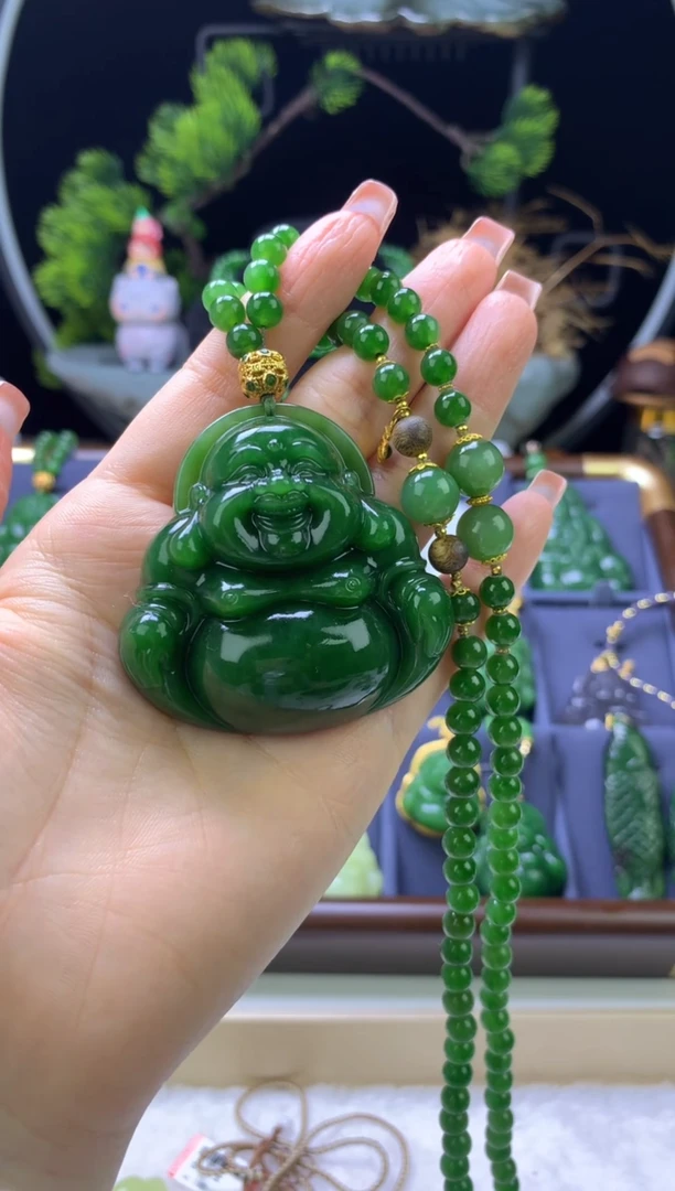 颈饰18K金镶嵌和田玉俄料碧玉50老菠菜绿佛公