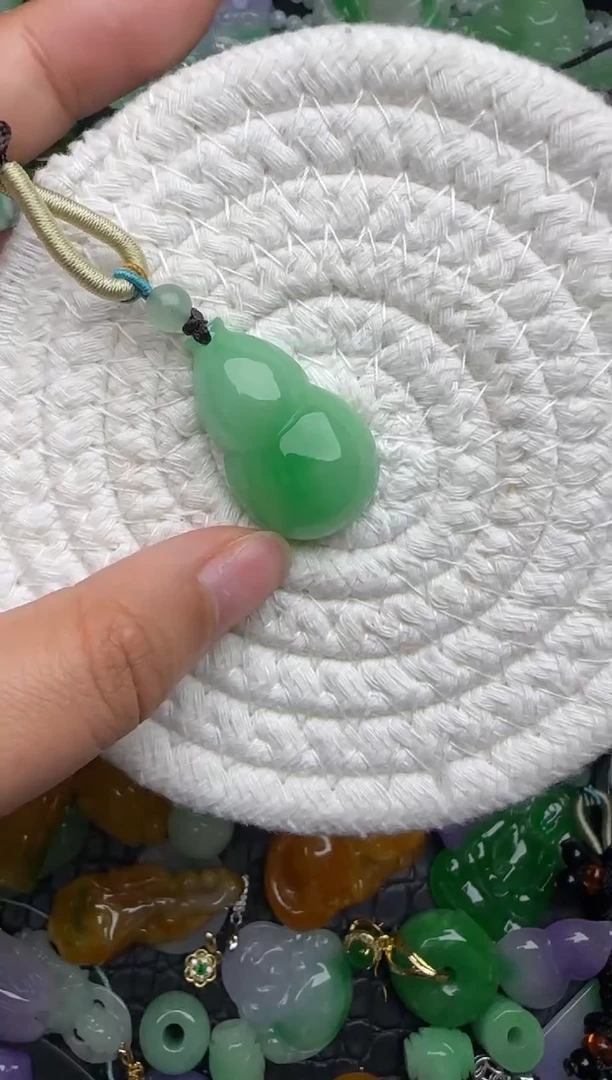 颈饰未镶嵌翡翠缅甸翡翠吊坠