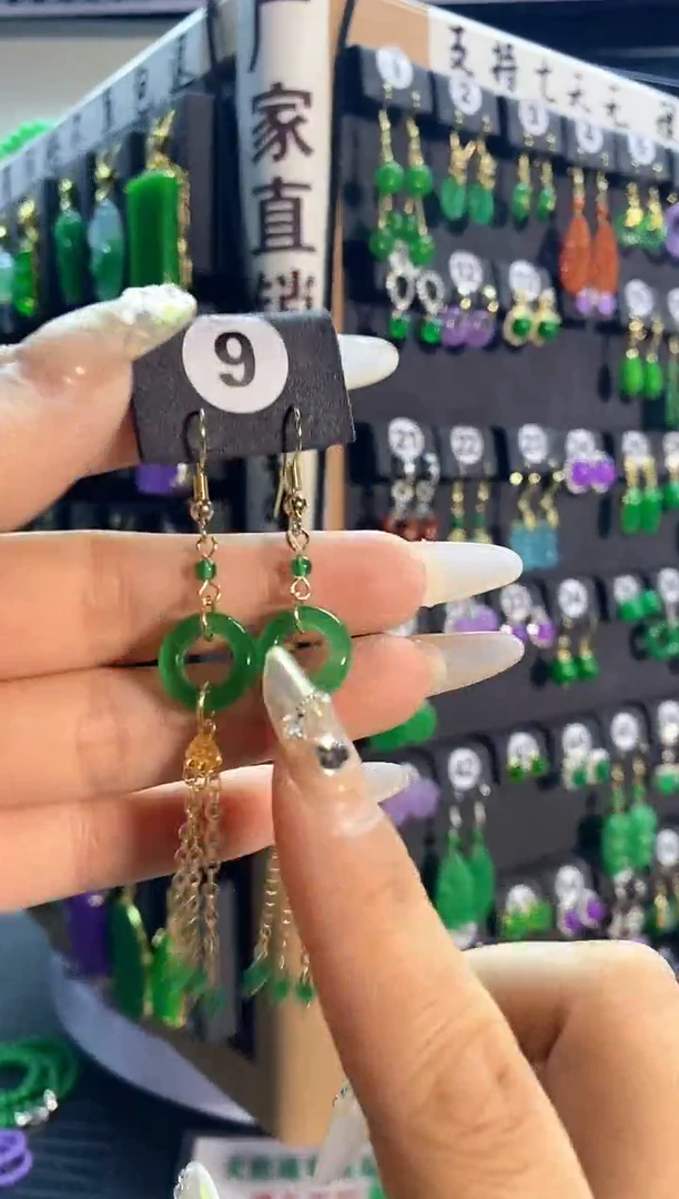 【闪购商品】翡翠耳饰银S925镶嵌9.......